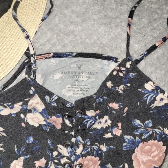 AE Floral Tank - Picture 4 of 5